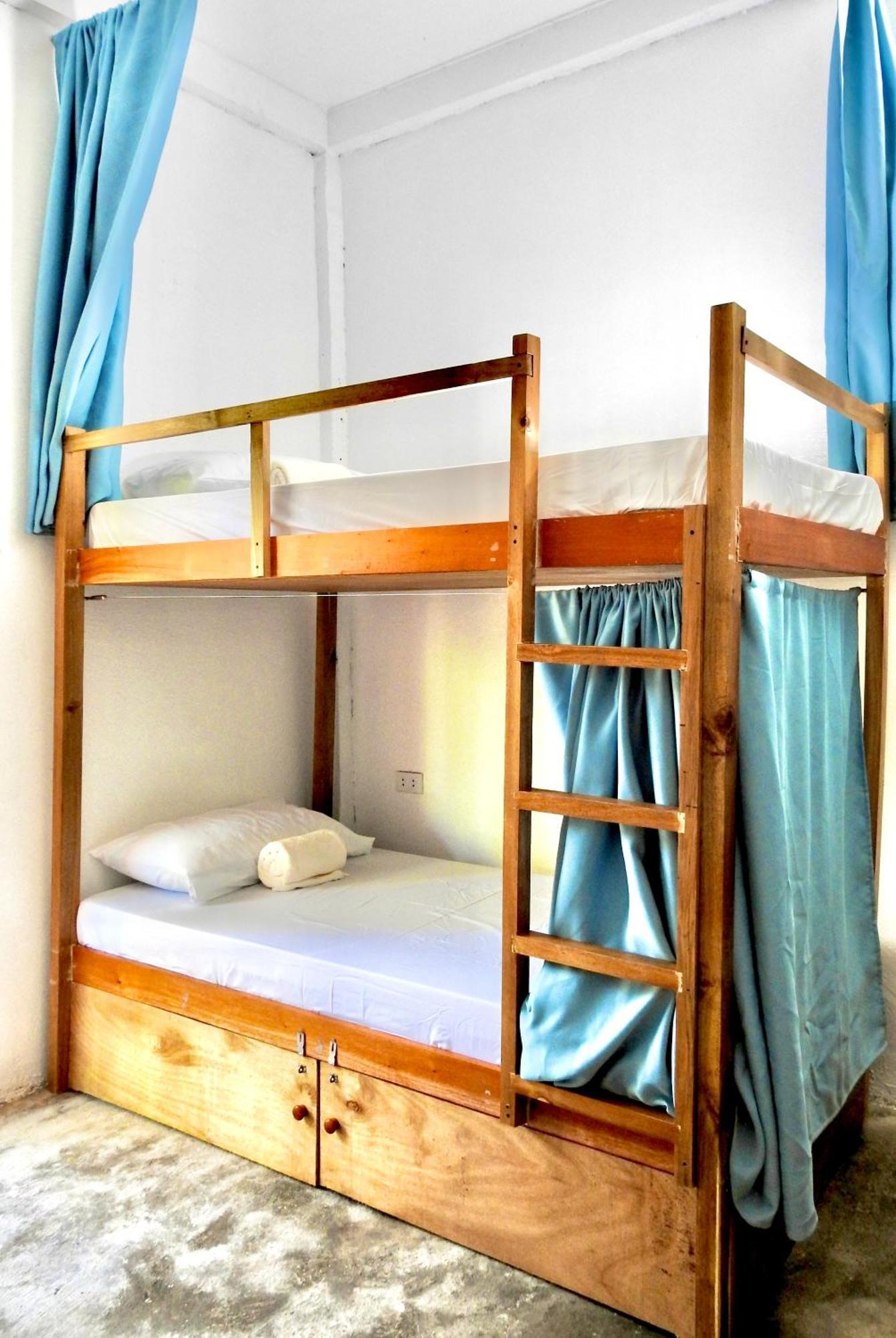 Three Little Birds Surf Hostel General Luna  Δωμάτιο φωτογραφία