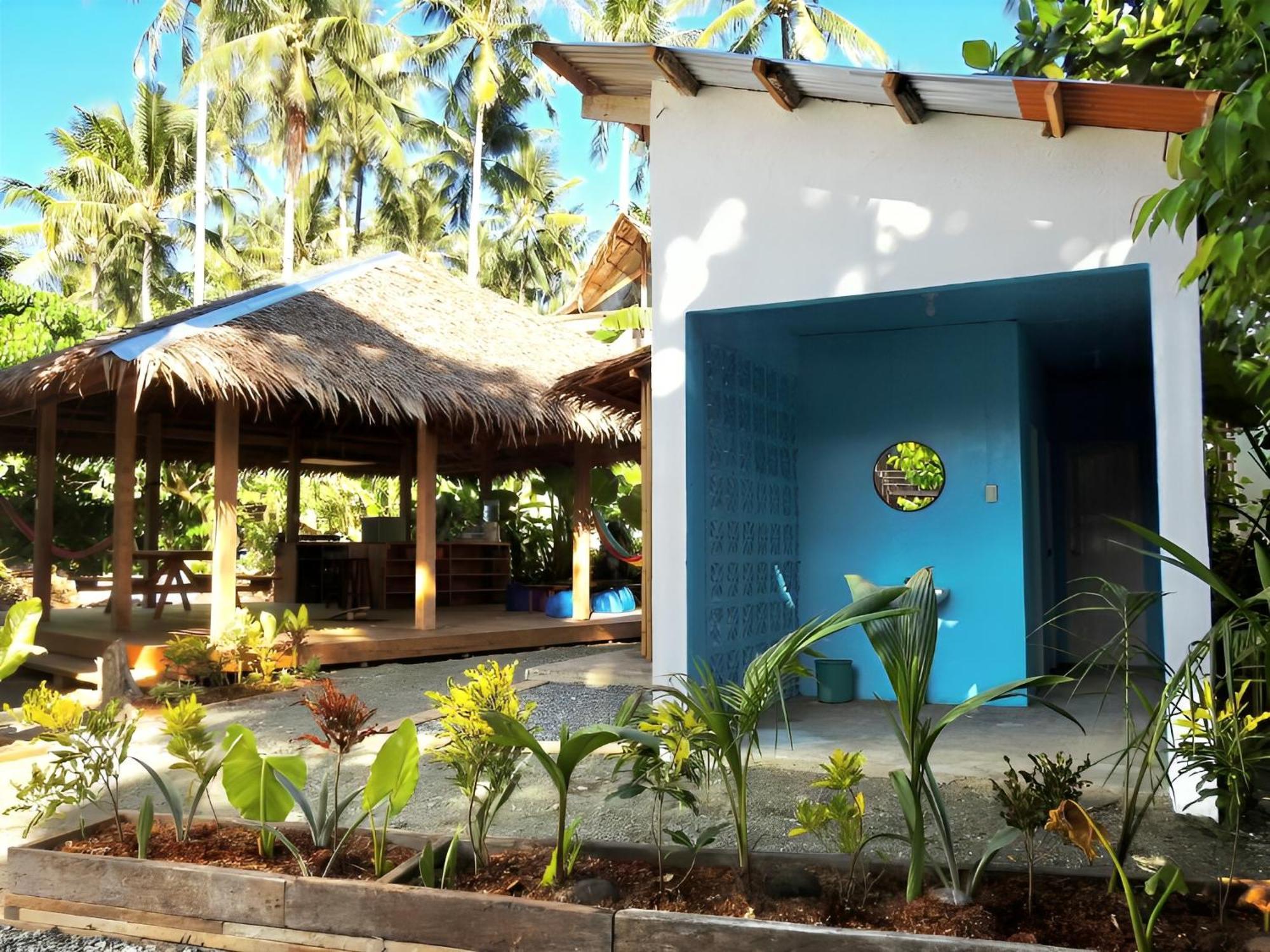 Three Little Birds Surf Hostel General Luna  Εξωτερικό φωτογραφία
